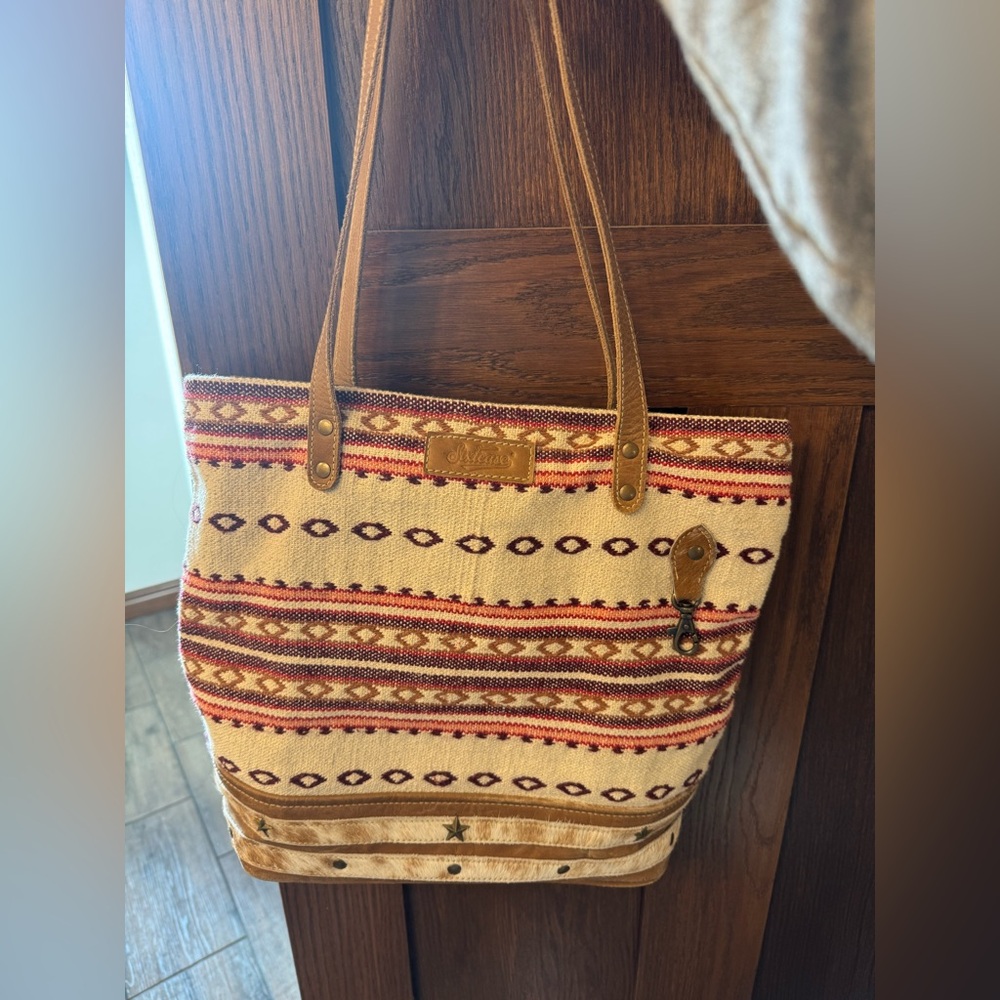 Sixtease purse